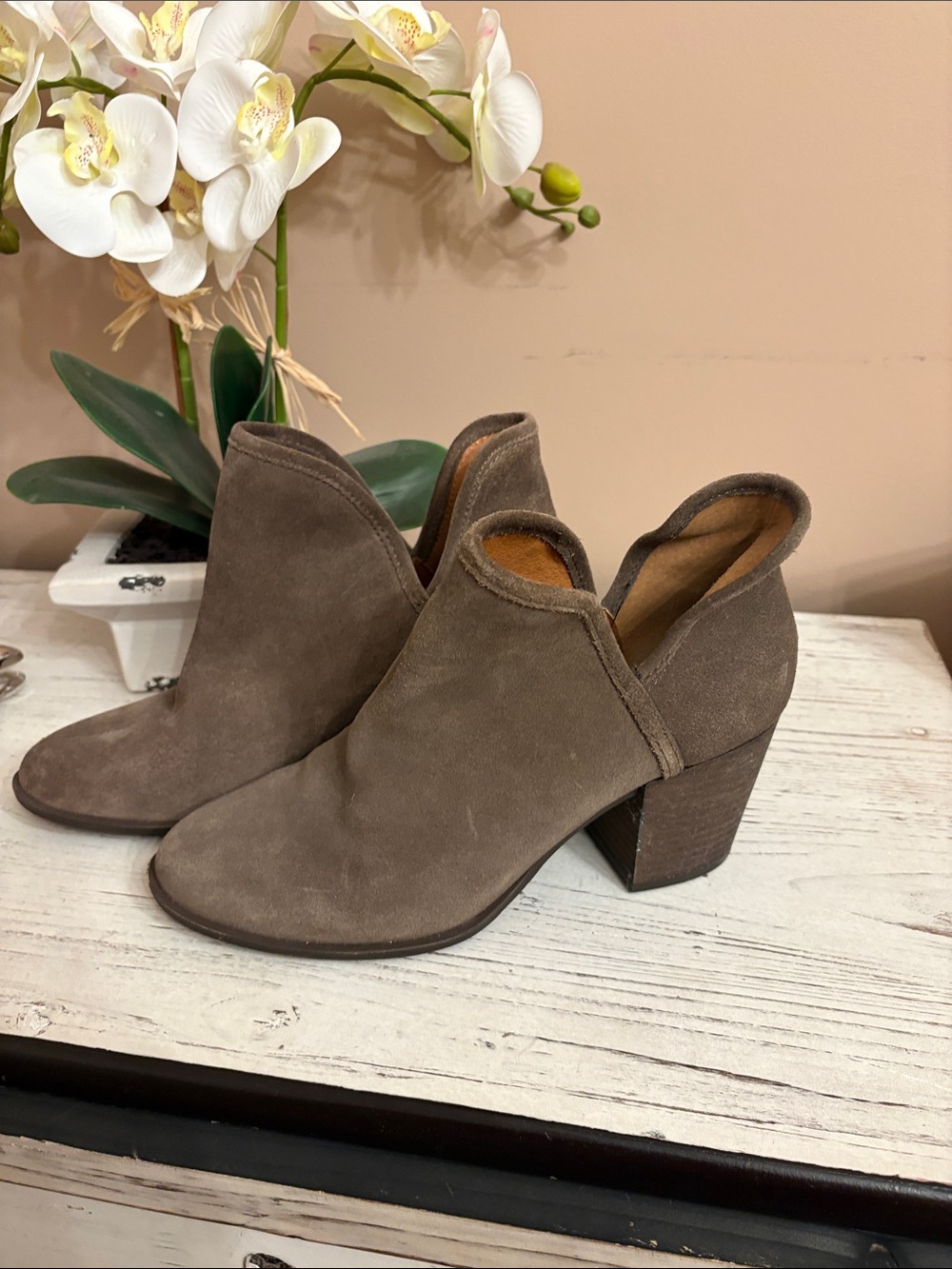 Lucky Brand Taupe Suede Ankle Booties Size 10 - Picture 2 of 7